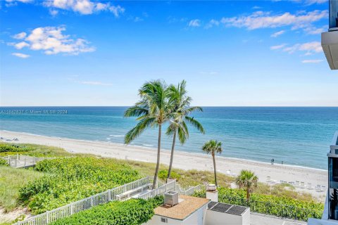 Condominio en venta en Boca Raton, Florida, 2 dormitorios, 167.97 m2 № 1328371 - foto 2