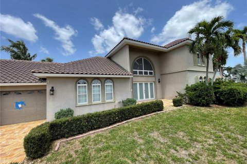 Casa en venta en Fort Myers, Florida, 4 dormitorios № 1309317 - foto 1