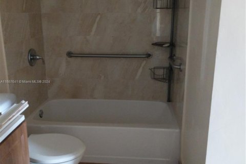 Condominio en venta en Miami, Florida, 2 dormitorios, 66.43 m2 № 1389626 - foto 17