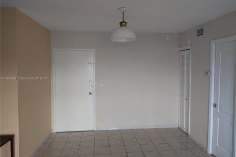 Copropriété à vendre à Miami, Floride: 2 chambres, 66.43 m2 № 1389626 - photo 1