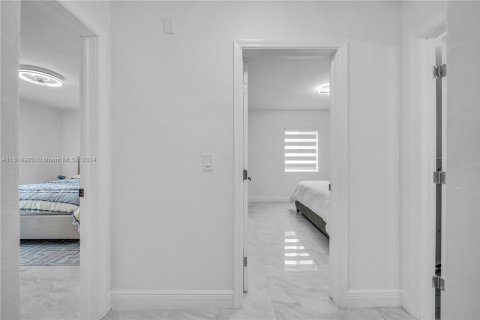 Casa en venta en Miami, Florida, 4 dormitorios, 164.53 m2 № 1309924 - foto 10