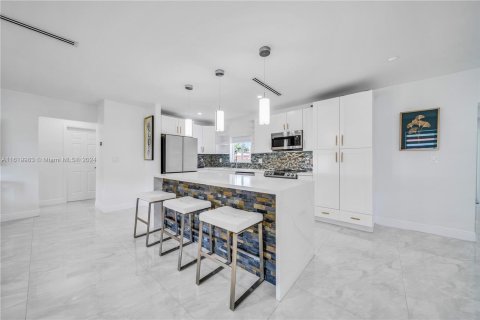 Casa en venta en Miami, Florida, 4 dormitorios, 164.53 m2 № 1309924 - foto 19