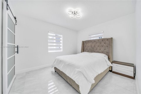 Villa ou maison à vendre à Miami, Floride: 4 chambres, 164.53 m2 № 1309924 - photo 6