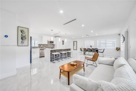 Casa en venta en Miami, Florida, 4 dormitorios, 164.53 m2 № 1309924 - foto 27