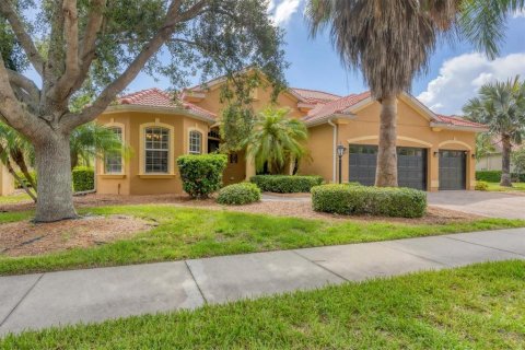 Villa ou maison à vendre à North Port, Floride: 5 chambres, 335.56 m2 № 1323406 - photo 3