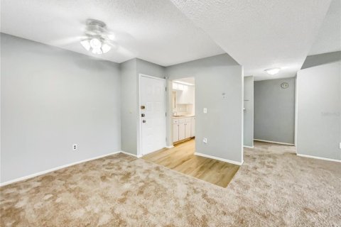 Condo in Tampa, Florida, 2 bedrooms  № 1313030 - photo 8