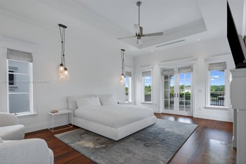 Villa ou maison à vendre à Coral Gables, Floride: 8 chambres, 776.66 m2 № 711194 - photo 18