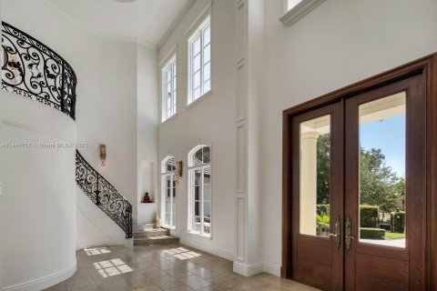 House in Coral Gables, Florida 8 bedrooms, 776.66 sq.m. № 711194 - photo 3