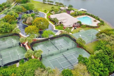 Villa ou maison à vendre à Miramar, Floride: 4 chambres, 251.49 m2 № 1176124 - photo 25