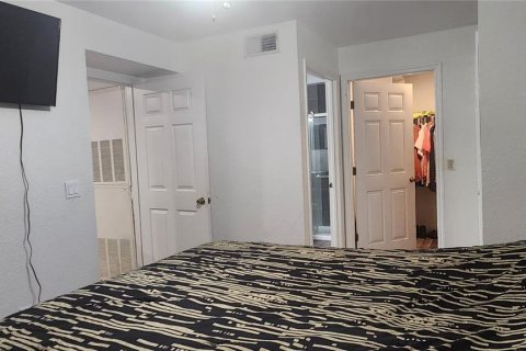 Condo in Altamonte Springs, Florida, 2 bedrooms  № 1346282 - photo 15