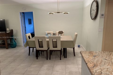 Condo in Aventura, Florida, 2 bedrooms  № 1135284 - photo 7