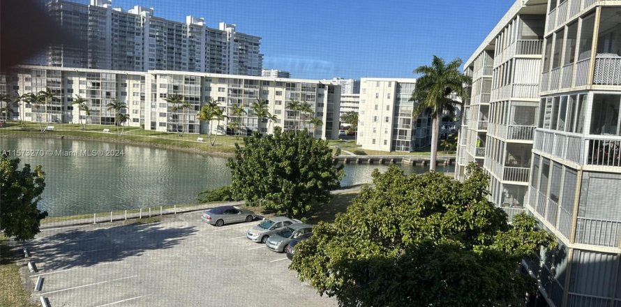 Condo à Aventura, Floride, 2 chambres  № 1135284