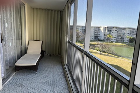 Condo in Aventura, Florida, 2 bedrooms  № 1135284 - photo 24