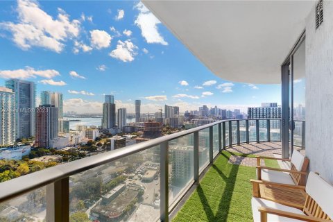 Condominio en alquiler en Miami, Florida, 2 dormitorios, 101.82 m2 № 278010 - foto 16