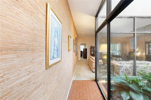 Casa en venta en Miami Springs, Florida, 4 dormitorios, 293.57 m2 № 953695 - foto 18