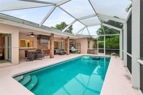 House in Miami Springs, Florida 4 bedrooms, 293.57 sq.m. № 953695 - photo 6