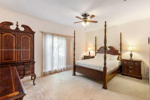Casa en venta en Miami Springs, Florida, 4 dormitorios, 293.57 m2 № 953695 - foto 29