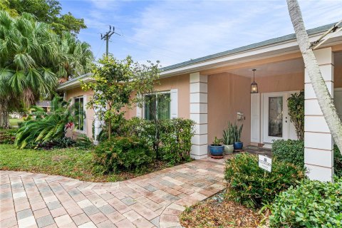 Villa ou maison à vendre à Miami Springs, Floride: 4 chambres, 293.57 m2 № 953695 - photo 5