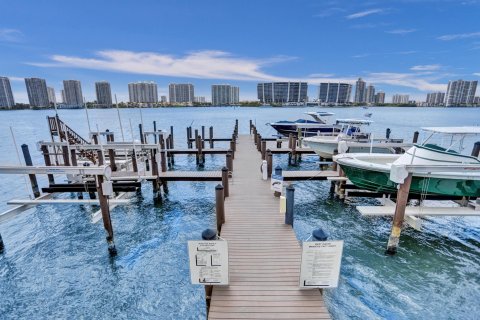 Condo in Sunny Isles Beach, Florida, 2 bedrooms  № 1210121 - photo 6