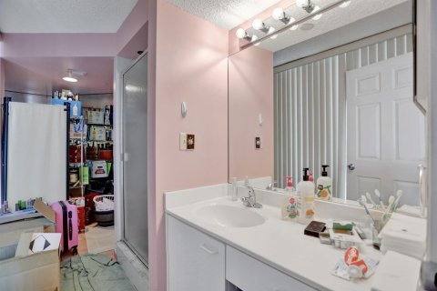 Condo in Sunny Isles Beach, Florida, 2 bedrooms  № 1210121 - photo 29