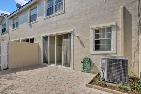 Townhouse in Miramar, Florida 3 bedrooms, 185.99 sq.m. № 1210118 - photo 5