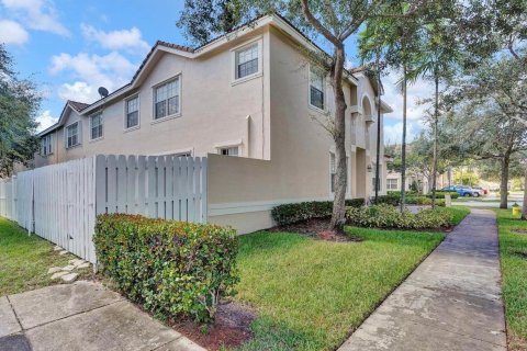 Townhouse in Miramar, Florida 3 bedrooms, 185.99 sq.m. № 1210118 - photo 10