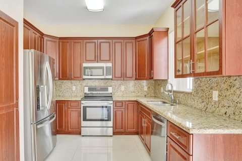 Touwnhouse à vendre à Miramar, Floride: 3 chambres, 185.99 m2 № 1210118 - photo 9