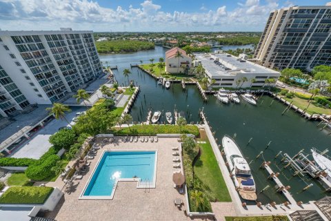 Condominio en venta en Highland Beach, Florida, 2 dormitorios, 132.48 m2 № 1189909 - foto 24