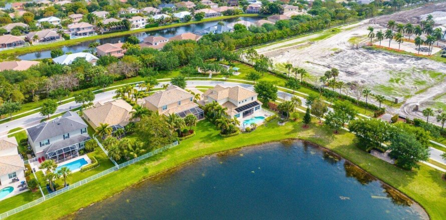 Villa ou maison à Lake Worth, Floride 4 chambres, 330.45 m2 № 1118212