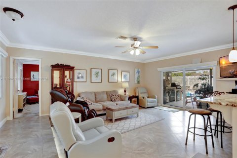 House in Coconut Creek, Florida 3 bedrooms, 163.23 sq.m. № 1078665 - photo 5