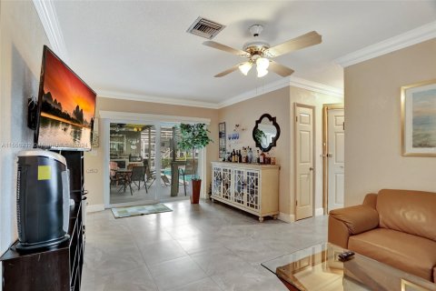 House in Coconut Creek, Florida 3 bedrooms, 163.23 sq.m. № 1078665 - photo 19