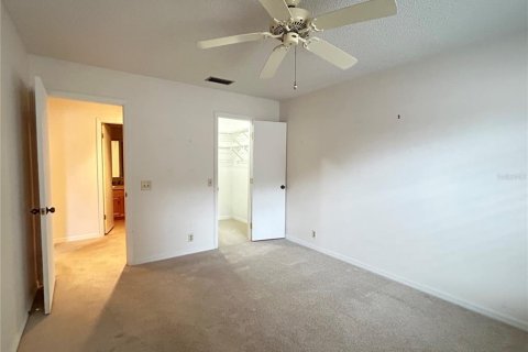 Townhouse in Winter Haven, Florida 2 bedrooms, 133.69 sq.m. № 1388831 - photo 16