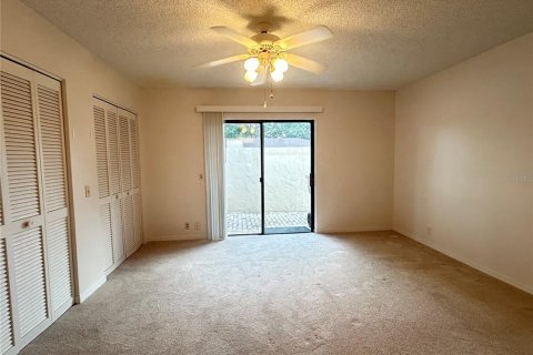 Townhouse in Winter Haven, Florida 2 bedrooms, 133.69 sq.m. № 1388831 - photo 13