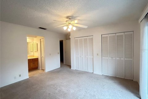 Townhouse in Winter Haven, Florida 2 bedrooms, 133.69 sq.m. № 1388831 - photo 12