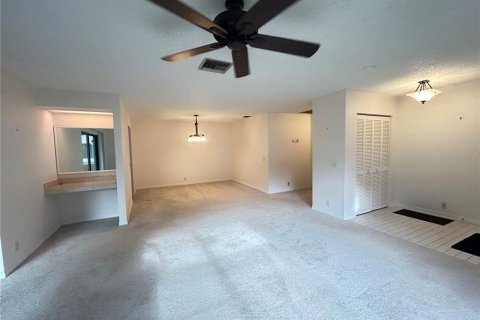 Townhouse in Winter Haven, Florida 2 bedrooms, 133.69 sq.m. № 1388831 - photo 8