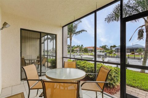 Copropriété à vendre à Punta Gorda, Floride: 2 chambres, 103.21 m2 № 1313509 - photo 24