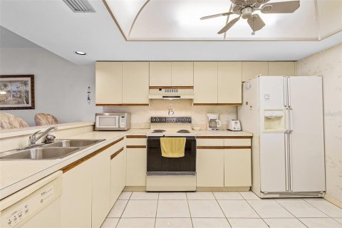 Condo in Punta Gorda, Florida, 2 bedrooms  № 1313509 - photo 9