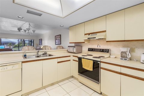 Copropriété à vendre à Punta Gorda, Floride: 2 chambres, 103.21 m2 № 1313509 - photo 11