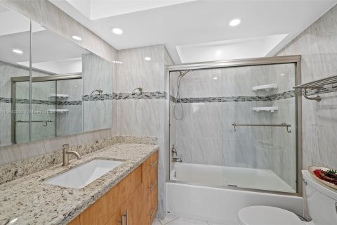 Condo in Fort Lauderdale, Florida, 2 bedrooms  № 1325257 - photo 13