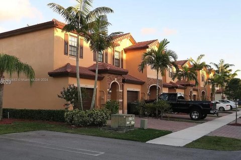 Townhouse in Homestead, Florida 3 bedrooms, 140.19 sq.m. № 1325295 - photo 3