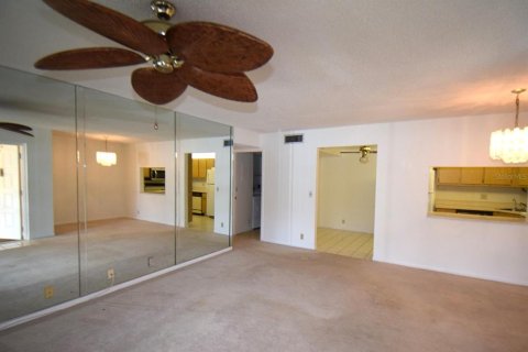 Condo in Greenacres, Florida, 2 bedrooms  № 1148494 - photo 17