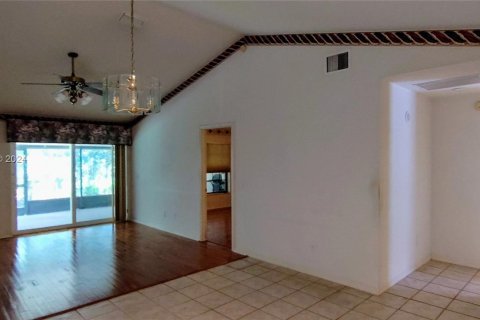 Townhouse in Tampa, Florida 2 bedrooms, 118.73 sq.m. № 1293494 - photo 26