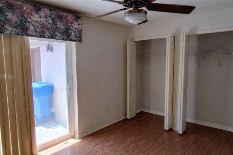 Townhouse in Tampa, Florida 2 bedrooms, 118.73 sq.m. № 1293494 - photo 14