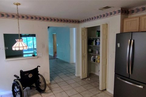 Adosado en venta en Tampa, Florida, 2 dormitorios, 118.73 m2 № 1293494 - foto 27