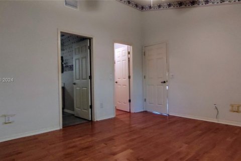 Adosado en venta en Tampa, Florida, 2 dormitorios, 118.73 m2 № 1293494 - foto 6