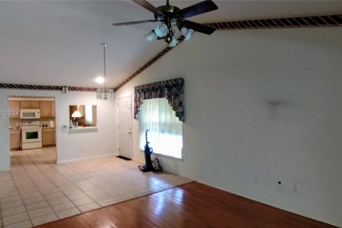 Adosado en venta en Tampa, Florida, 2 dormitorios, 118.73 m2 № 1293494 - foto 25