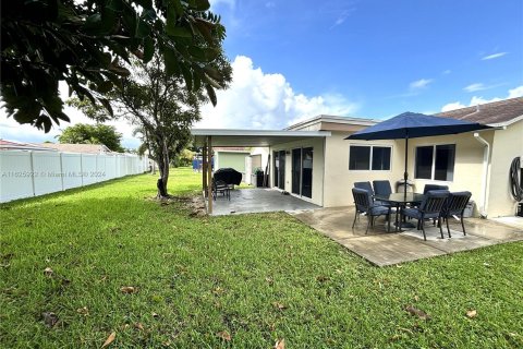 Villa ou maison à vendre à Tamarac, Floride: 3 chambres, 111.39 m2 № 1272297 - photo 19