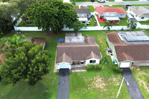 Villa ou maison à vendre à Tamarac, Floride: 3 chambres, 111.39 m2 № 1272297 - photo 25