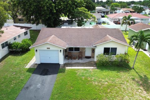 Villa ou maison à vendre à Tamarac, Floride: 3 chambres, 111.39 m2 № 1272297 - photo 24