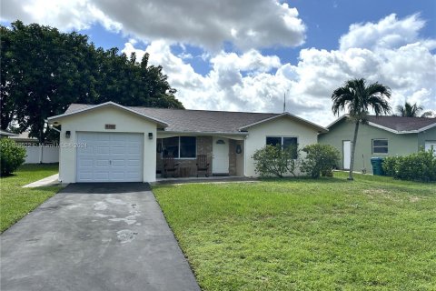 Casa en venta en Tamarac, Florida, 3 dormitorios, 111.39 m2 № 1272297 - foto 1